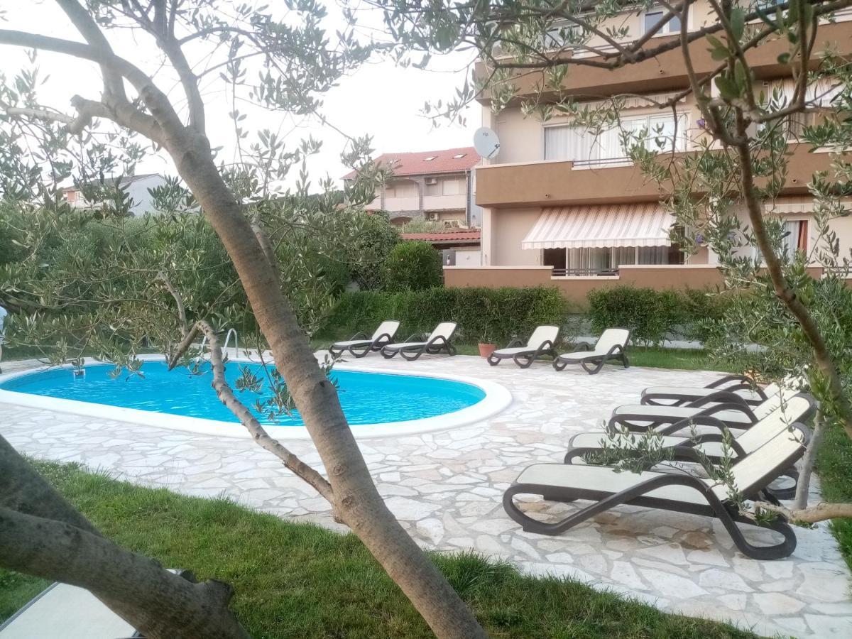 Apartment Arba 1 With Heated Pool Rab Town Exterior photo