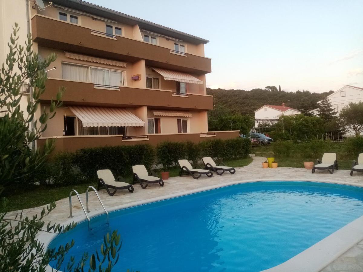 Apartment Arba 1 With Heated Pool Rab Town Exterior photo