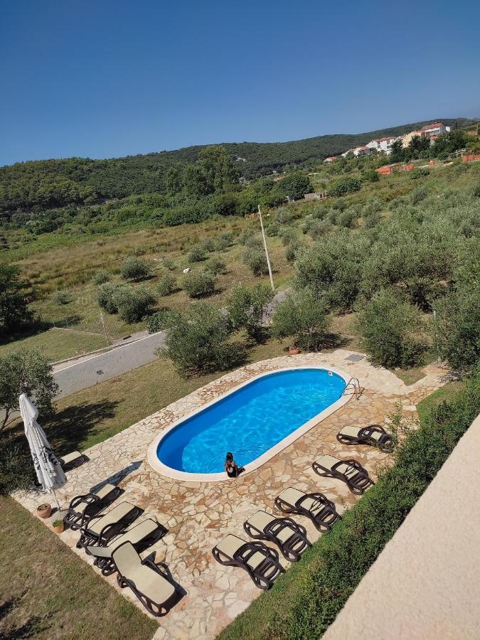 Apartment Arba 1 With Heated Pool Rab Town Exterior photo