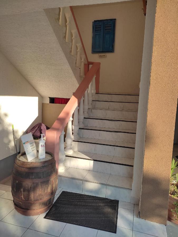 Apartment Arba 1 With Heated Pool Rab Town Exterior photo
