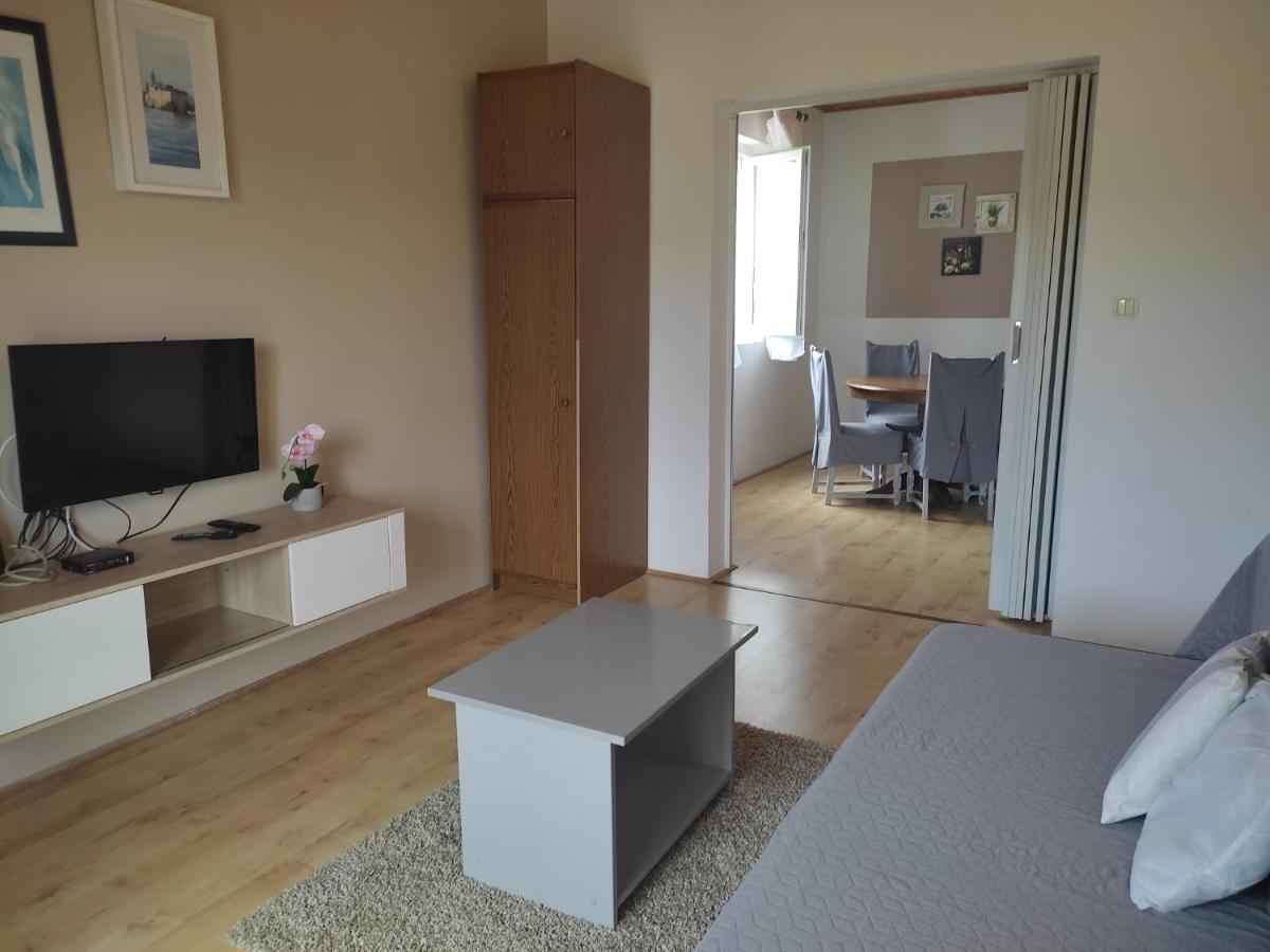 Apartment Arba 1 With Heated Pool Rab Town Exterior photo