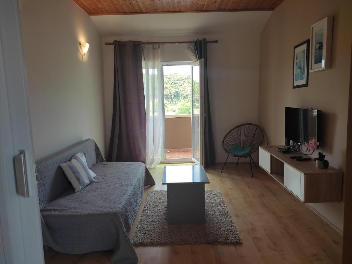 Apartment Arba 1 With Heated Pool Rab Town Exterior photo