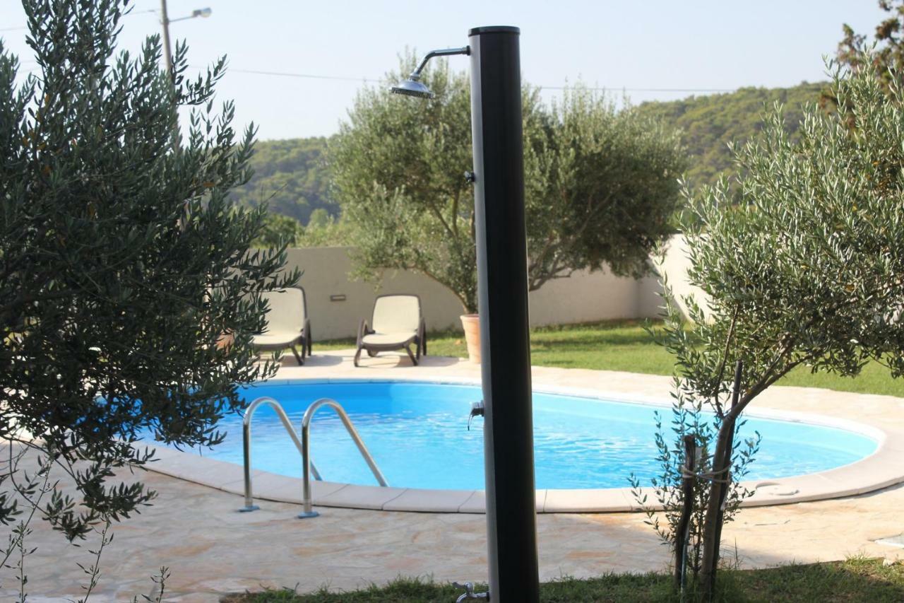 Apartment Arba 1 With Heated Pool Rab Town Exterior photo